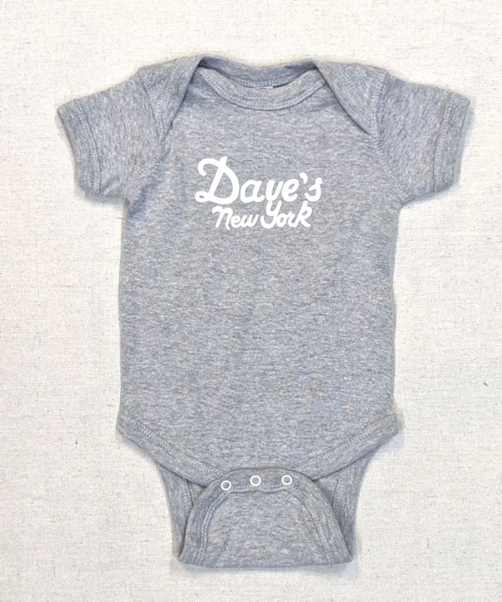 Dave&#39;s New York Vintage Logo Short Sleeve Infant Bodysuit - Heather Grey