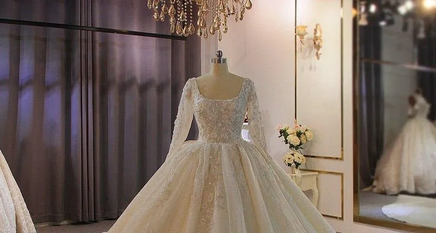 New Design Lace Appliques Wedding Dress