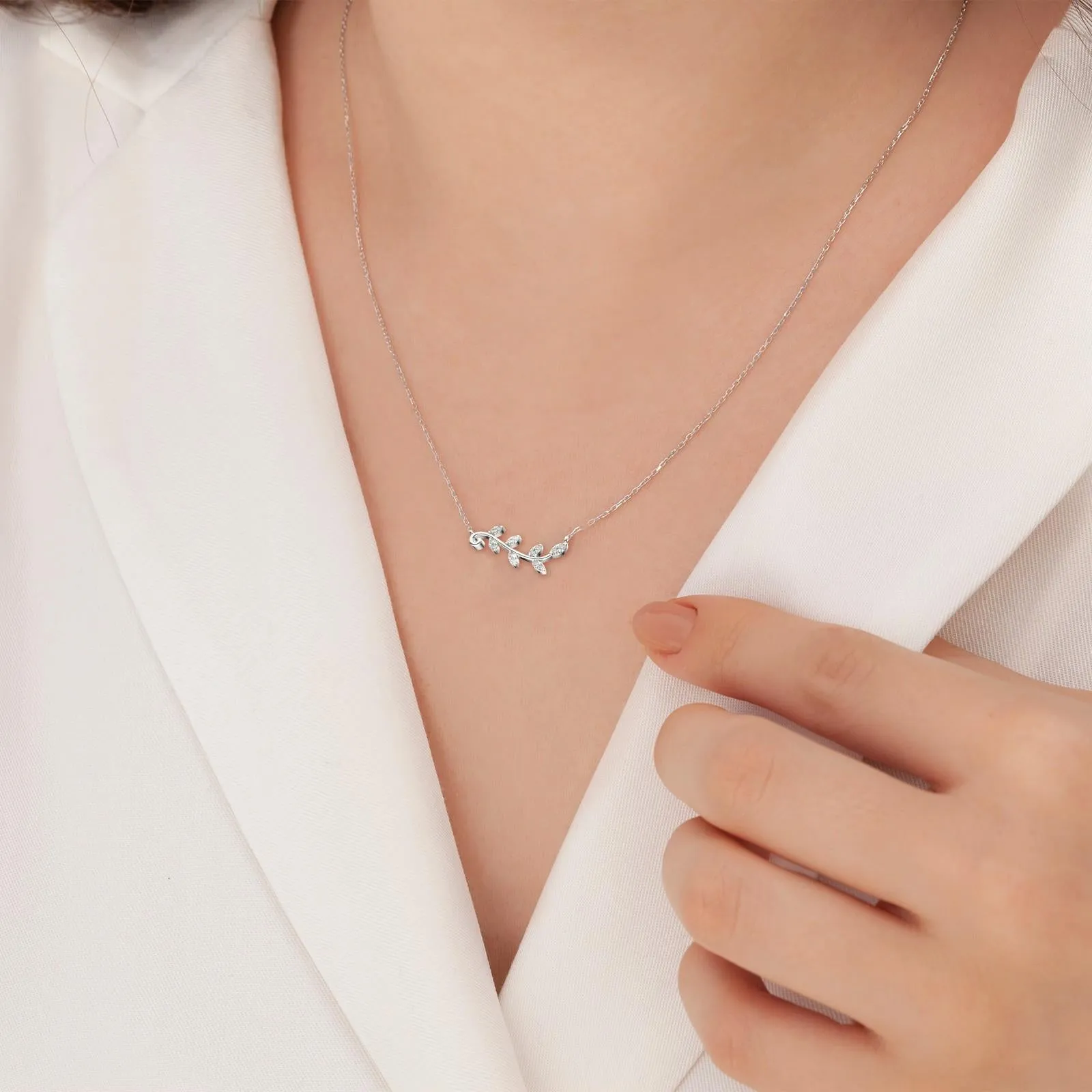 Shinning Olive Leaf Pendant Necklace