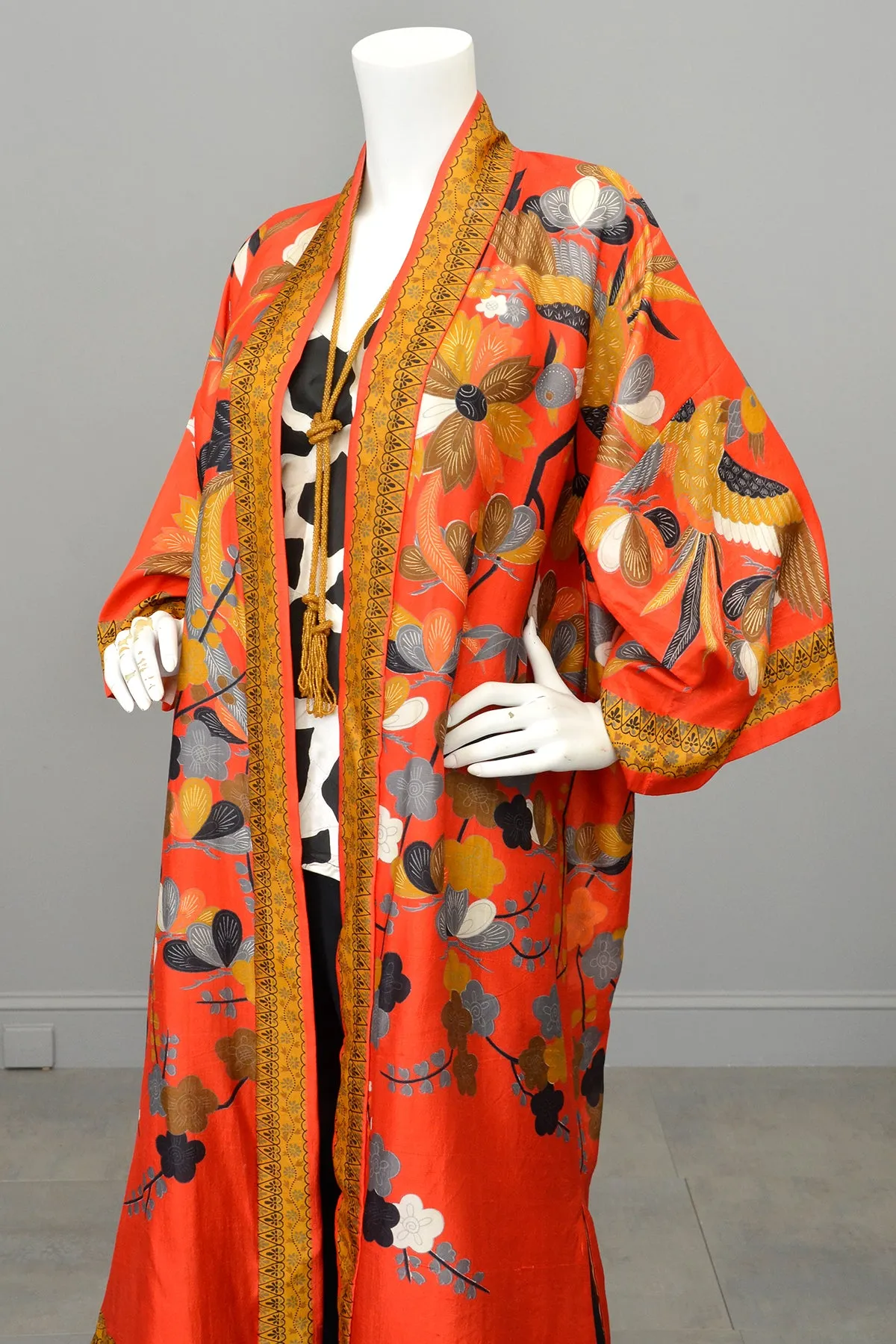 Vintage Flapper style Japanese Kimono Vibrant Red Gold Floral   Birds