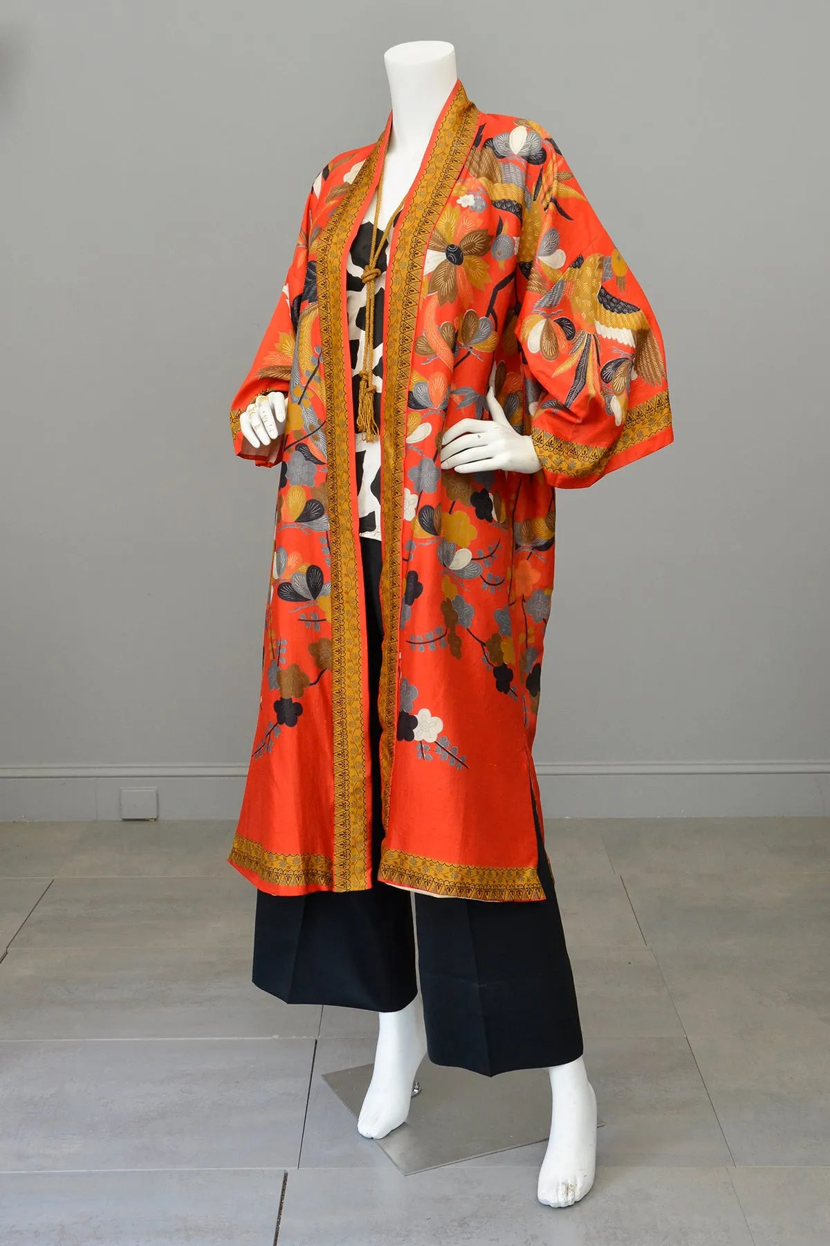 Vintage Flapper style Japanese Kimono Vibrant Red Gold Floral   Birds