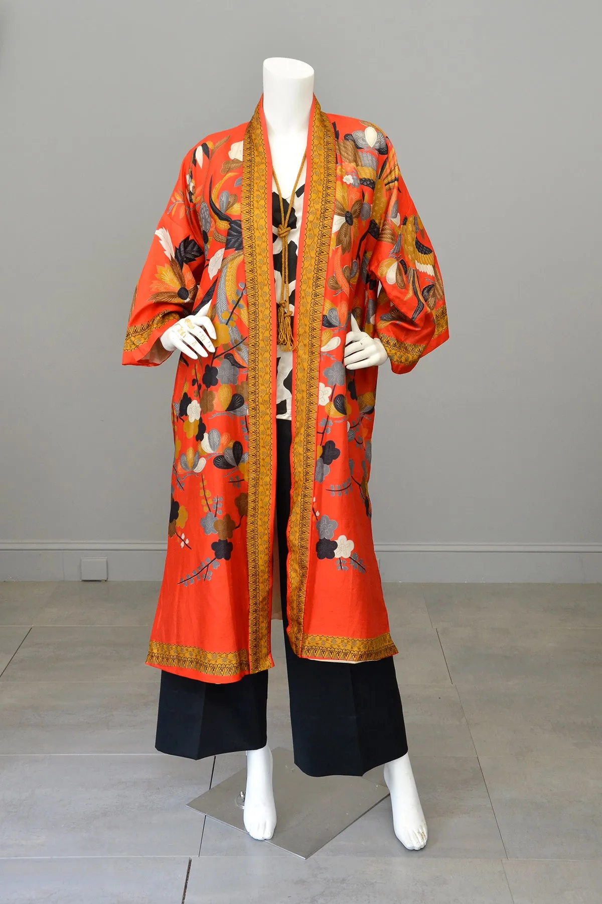 Vintage Flapper style Japanese Kimono Vibrant Red Gold Floral   Birds