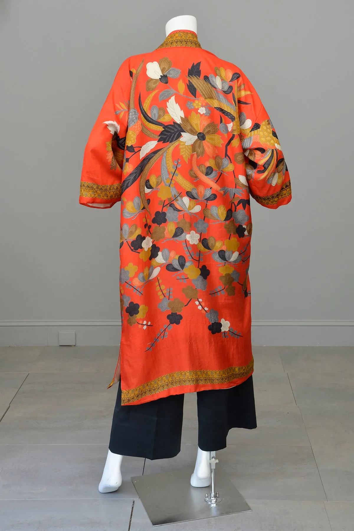 Vintage Flapper style Japanese Kimono Vibrant Red Gold Floral   Birds