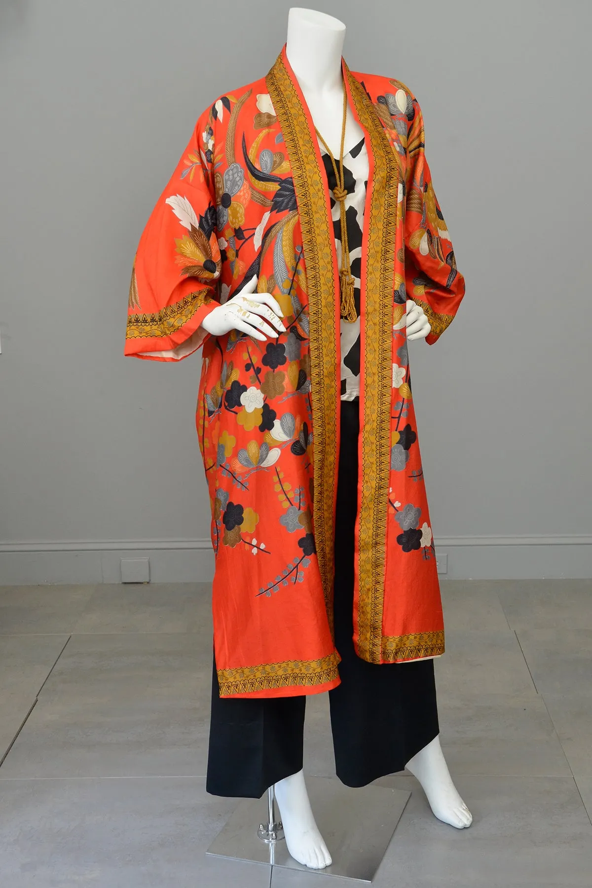 Vintage Flapper style Japanese Kimono Vibrant Red Gold Floral   Birds