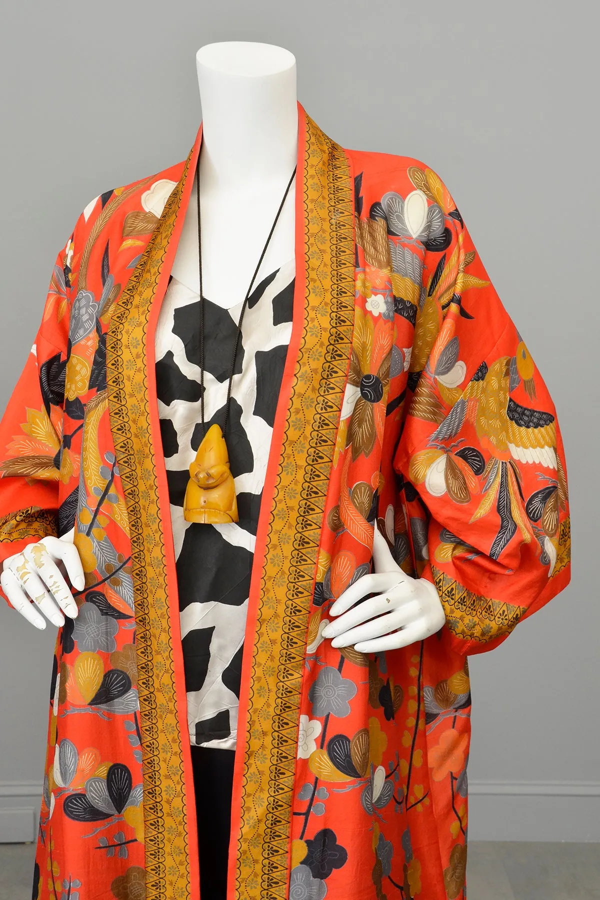 Vintage Flapper style Japanese Kimono Vibrant Red Gold Floral   Birds
