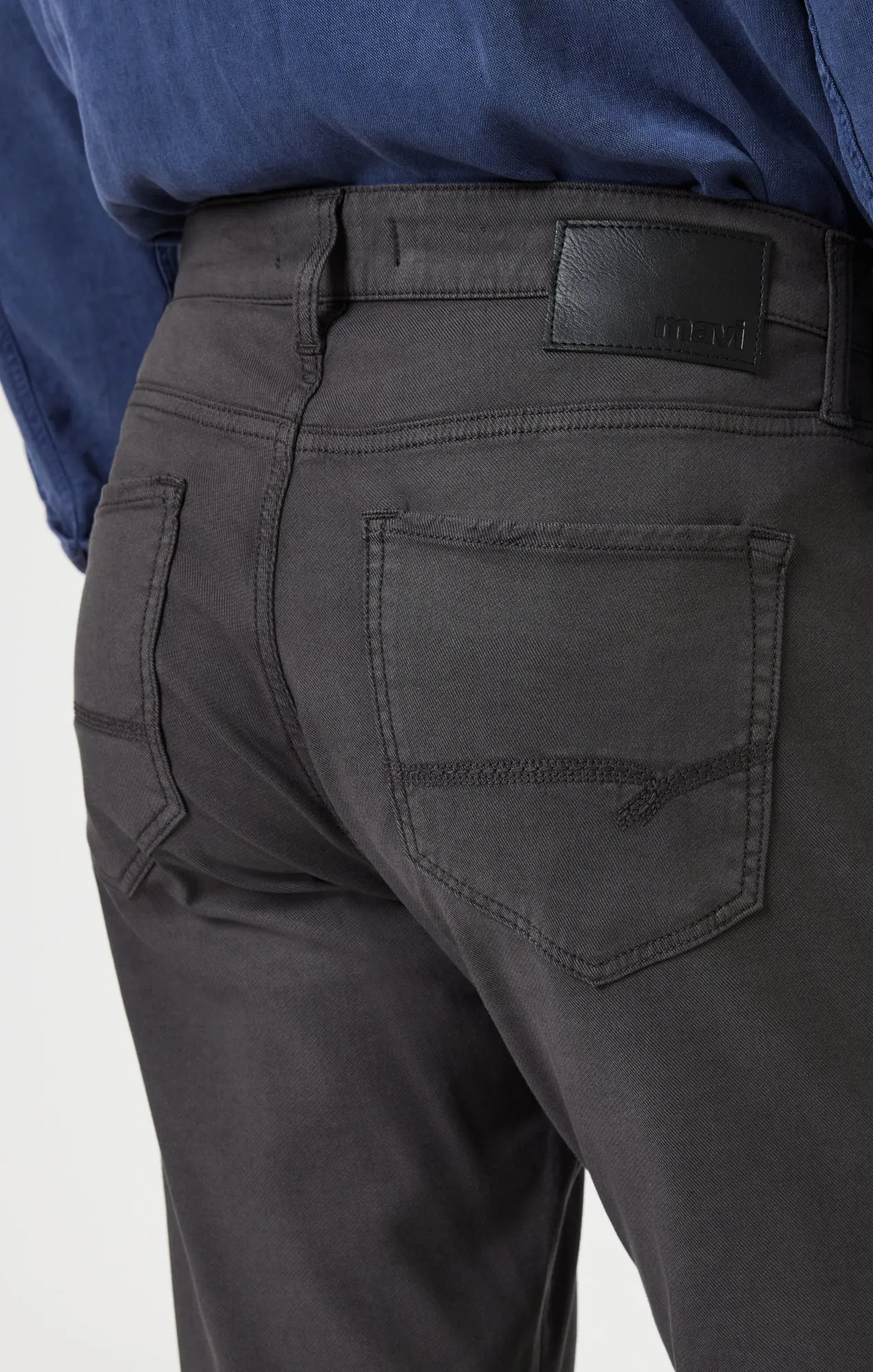 ZACH STRAIGHT LEG IN ASH LUXE TWILL